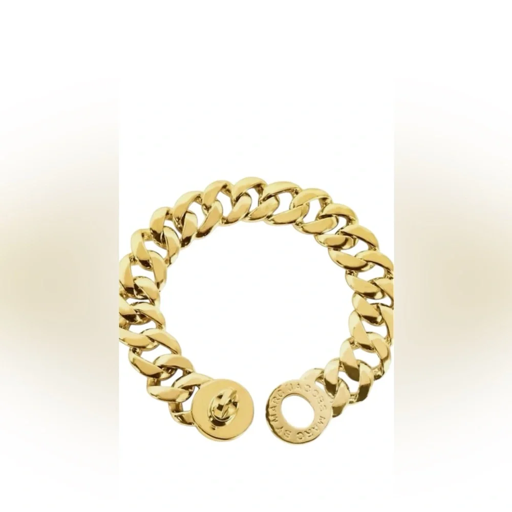 Marc By Marc Jacobs Large Goldtone Bracelet with Katie Turn Lock New with Tags. - Picture 5 of 5